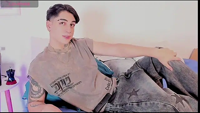 Snapshot of Thiago_angel chatting on April 25, 3:20 am Thiago angel online show from April 25, 3:20 am
