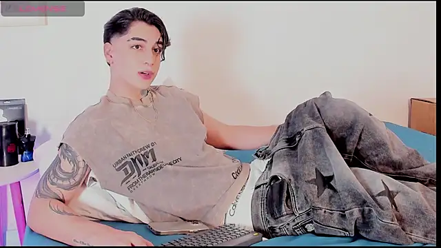 Snapshot of Thiago_angel chatting on May 3, 12:16 am Thiago angel online show from May 3, 12:16 am