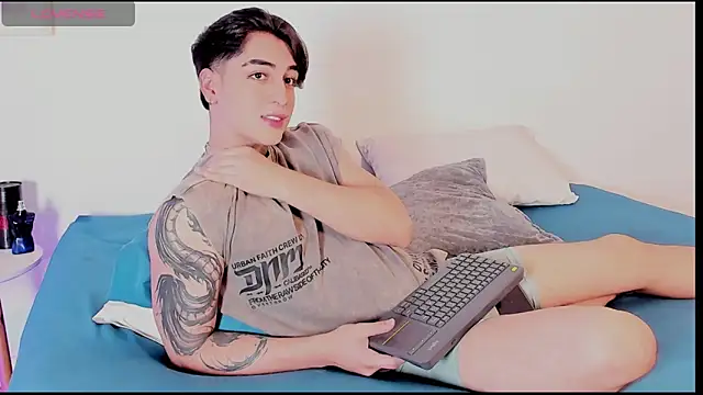 Snapshot of Thiago_angel chatting on May 12, 2:30 am Thiago angel online show from May 12, 2:30 am