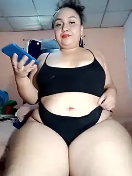 Snapshot of Marialae2735 chatting on May 1, 5:28 pm Marialae2735 online show from May 1, 5:28 pm