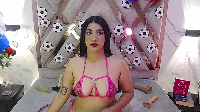 Snapshot of giselslut__ chatting on July 8, 5:28 pm giselslut online show from July 8, 5:28 pm