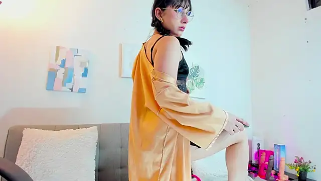 Miaa HarperX  online show from May 1, 3:00 am