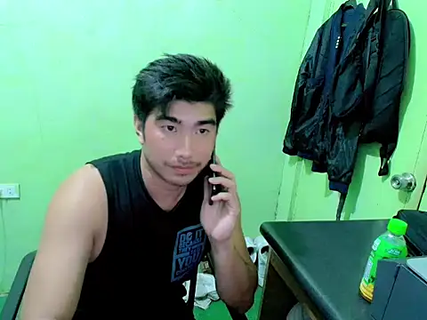Snapshot of Hunkfireman chatting on April 18, 8:42 pm Hunkfireman online show from April 18, 8:42 pm