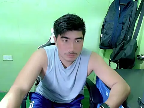 Snapshot of Hunkfireman chatting on May 15, 10:50 pm Hunkfireman online show from May 15, 10:50 pm