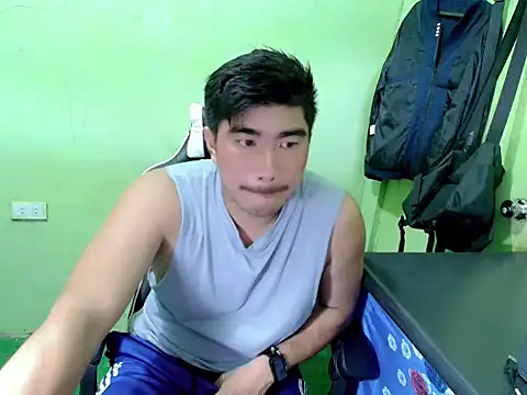 Snapshot of Hunkfireman chatting on May 15, 11:12 pm Hunkfireman online show from May 15, 11:12 pm
