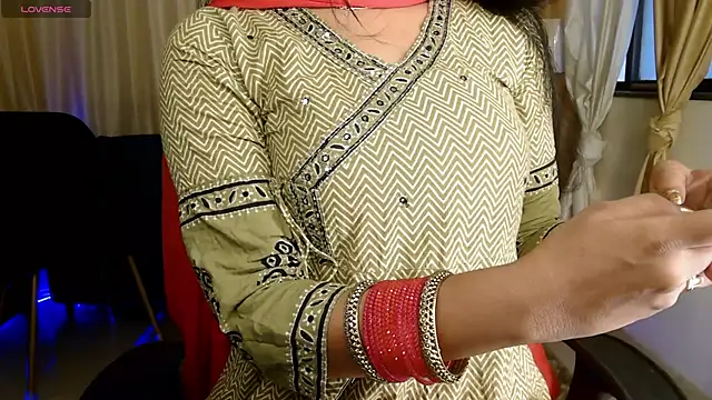 Snapshot of apsara_tanu chatting on June 4, 2:17 am apsara tanu online show from June 4, 2:17 am