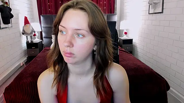 Snapshot of MeganClapp chatting on April 9, 6:19 am MeganClapp online show from April 9, 6:19 am