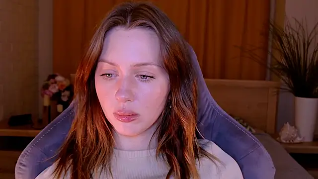 Snapshot of MeganClapp chatting on April 27, 5:27 am MeganClapp online show from April 27, 5:27 am