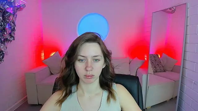 Snapshot of MeganClapp chatting on May 8, 5:13 am MeganClapp online show from May 8, 5:13 am