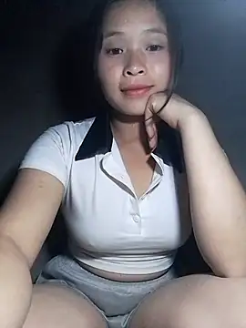Snapshot of Liss-mimi chatting on April 14, 2:45 pm Liss-mimi online show from April 14, 2:45 pm