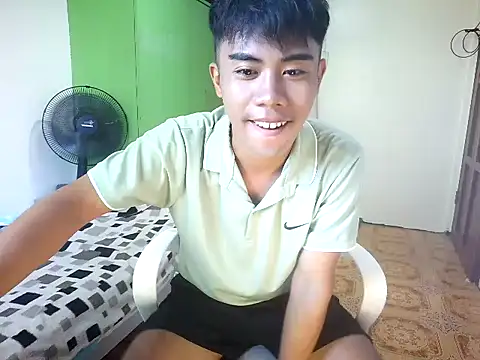 Snapshot of valerio_fernan chatting on July 5, 12:06 am valerio fernan online show from July 5, 12:06 am