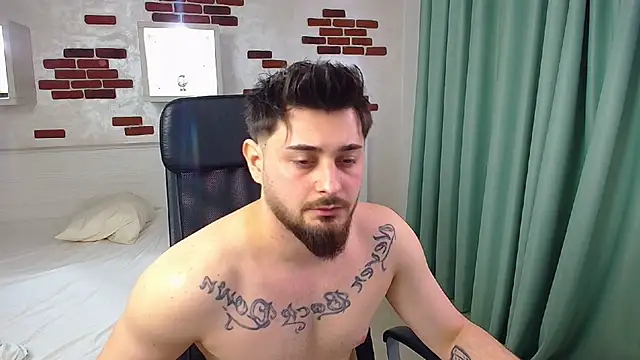 Snapshot of JalenPen chatting on April 4, 4:55 am JalenPen online show from April 4, 4:55 am