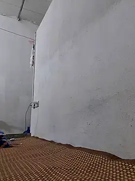 ahtaikk12345 online show from April 13, 10:43 am