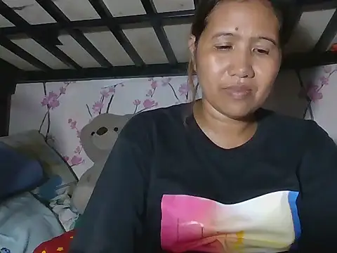 Snapshot of _SweetSmile chatting on May 4, 8:54 am SweetSmile online show from May 4, 8:54 am