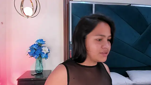 Snapshot of AprilMiiller chatting on May 19, 1:06 pm AprilMiiller online show from May 19, 1:06 pm