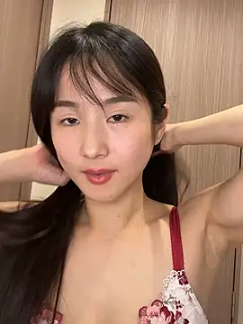 Snapshot of Hinako_0012 chatting on May 11, 12:49 am Hinako 0012 online show from May 11, 12:49 am
