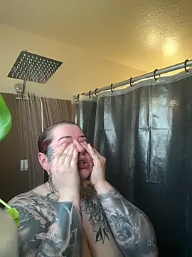 everythingyours online show from April 6, 11:05 pm