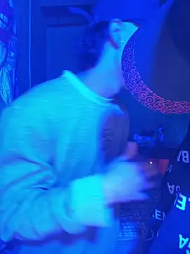 Cuteathleticboys online show from April 16, 3:40 am