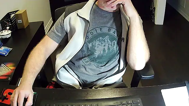 Snapshot of Shalun2000 chatting on April 7, 11:59 pm Shalun2000 online show from April 7, 11:59 pm