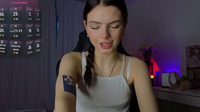 Snapshot of lillly_meow_ chatting on May 14, 6:26 pm lillly meow online show from May 14, 6:26 pm