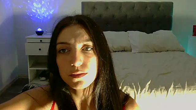 Snapshot of petitebelu chatting on May 4, 11:45 pm petitebelu online show from May 4, 11:45 pm