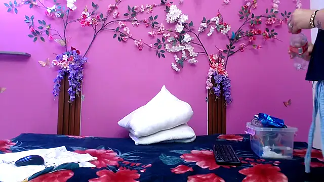 Snapshot of starfishanal21 chatting on May 29, 7:23 pm starfishanal21 online show from May 29, 7:23 pm