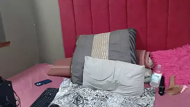 Snapshot of PinkyxGodess chatting on April 28, 2:27 am PinkyxGodess online show from April 28, 2:27 am