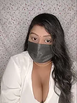 Romantic Woman online show from June 17, 6:20 pm