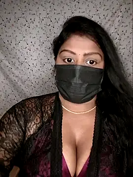 Romantic Woman online show from July 31, 6:51 pm