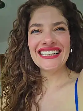 Snapshot of CelineBoyer_ chatting on May 13, 9:11 pm CelineBoyer online show from May 13, 9:11 pm