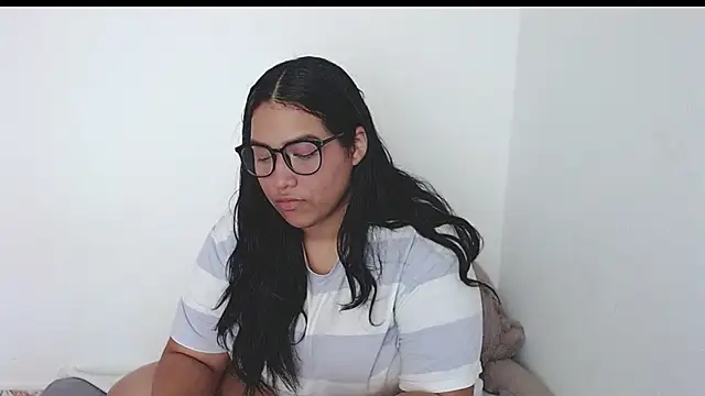 Snapshot of Ivy_moon6 chatting on May 6, 10:42 am Ivy moon6 online show from May 6, 10:42 am