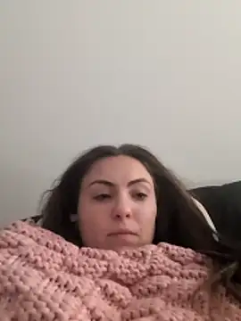 Snapshot of alwayswettt chatting on April 3, 9:57 pm alwayswettt online show from April 3, 9:57 pm