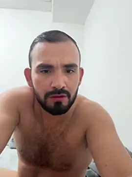 Snapshot of big_bearman chatting on April 10, 10:47 pm big bearman online show from April 10, 10:47 pm