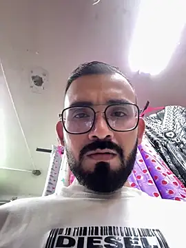 Snapshot of big_bearman chatting on May 28, 8:17 pm big bearman online show from May 28, 8:17 pm