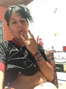 Laacoluu online show from April 13, 4:40 am