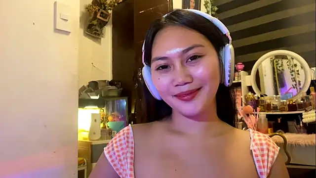 GlindaDejardin online show from April 23, 5:37 pm