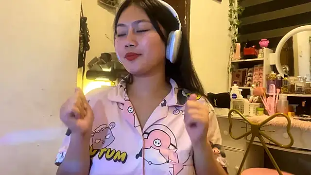 GlindaDejardin online show from April 24, 5:48 pm