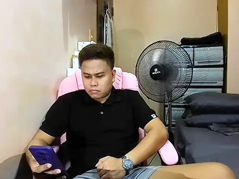 Snapshot of tipsy_butter chatting on June 20, 7:22 am tipsy butter online show from June 20, 7:22 am