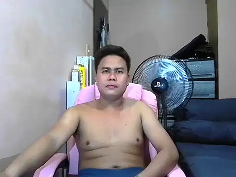 Snapshot of tipsy_butter chatting on July 5, 10:11 am tipsy butter online show from July 5, 10:11 am
