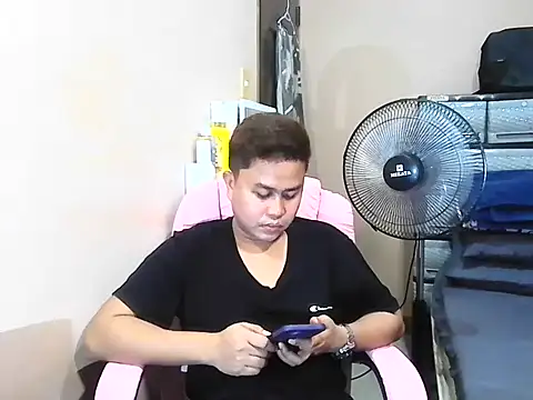 Snapshot of tipsy_butter chatting on July 7, 7:23 am tipsy butter online show from July 7, 7:23 am