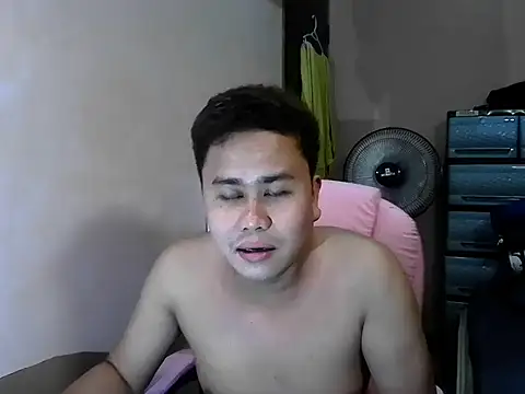 Snapshot of tipsy_butter chatting on July 15, 1:05 pm tipsy butter online show from July 15, 1:05 pm