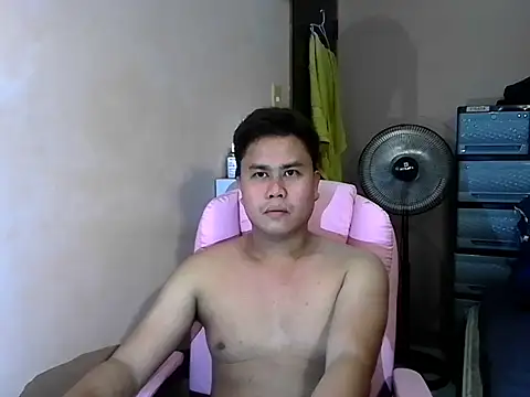Snapshot of tipsy_butter chatting on July 16, 7:47 am tipsy butter online show from July 16, 7:47 am