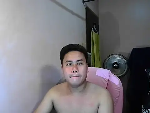 Snapshot of tipsy_butter chatting on July 21, 7:43 am tipsy butter online show from July 21, 7:43 am
