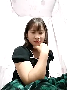 Snapshot of Yo-must chatting on April 19, 10:12 pm Yo-must online show from April 19, 10:12 pm