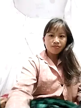 Snapshot of Yo-must chatting on April 22, 4:41 pm Yo-must online show from April 22, 4:41 pm