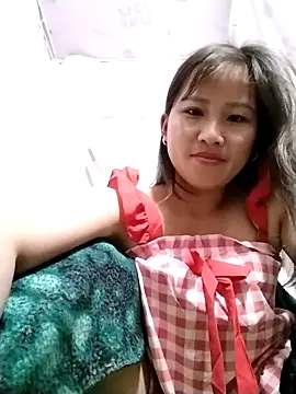 Snapshot of Yo-must chatting on May 1, 9:08 pm Yo-must online show from May 1, 9:08 pm