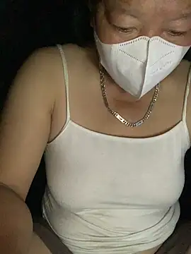 Snapshot of candy-beo chatting on July 18, 8:34 pm candy-beo online show from July 18, 8:34 pm