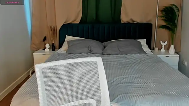 Snapshot of Angelina_Becker chatting on May 28, 1:03 am Angelina Becker online show from May 28, 1:03 am