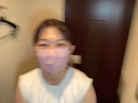 Snapshot of lemonade_madame chatting on May 9, 11:32 pm lemonade madame online show from May 9, 11:32 pm