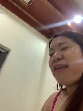 Snapshot of __Evelyn__ chatting on May 12, 5:54 pm Evelyn online show from May 12, 5:54 pm